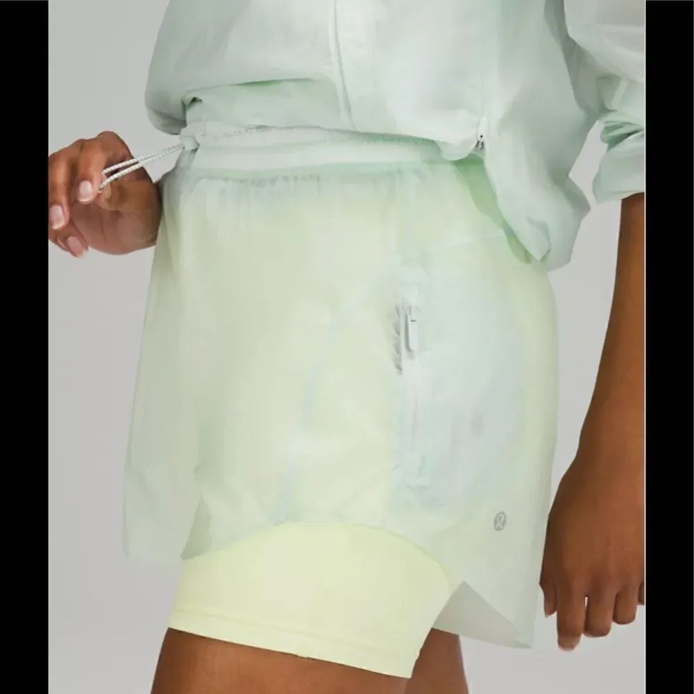 - Lululemon Step Out High-Rise Short 3" - Picture 5 of 12
